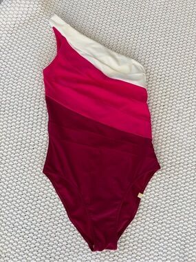 summersalt The Sidestroke One Shoulder Colorblock Swimsuit Lava Hibiscus Size 6